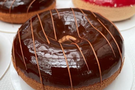 Samedi 9 avril : Événement Palace, François Perret du Ritz Paris lance son Donut Chez Fou de Pâtisserie