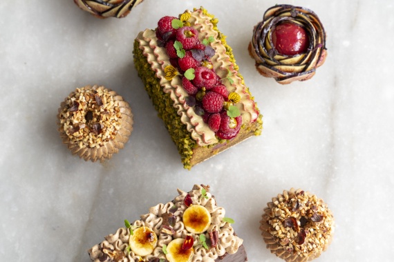 Samedi 13 septembre : C'est la rentrée chez Fou de Pâtisserie et on vous invite à découvrir l'univers majestueux de la cheffe Nour Kandler